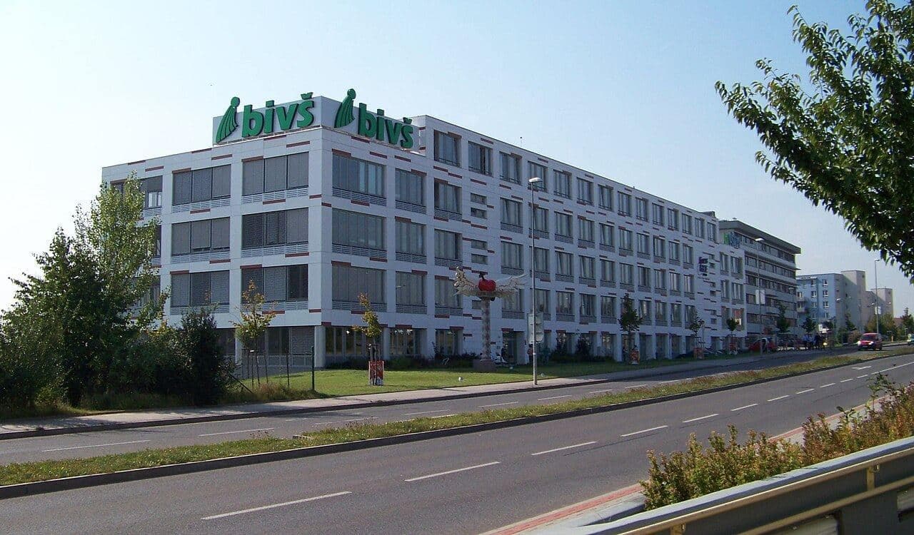 Вища школа AMBIS, АТ — 4