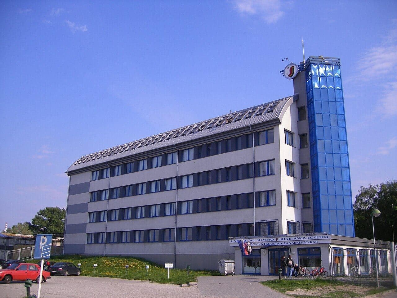 Faculty of Economics and Informatics — 7