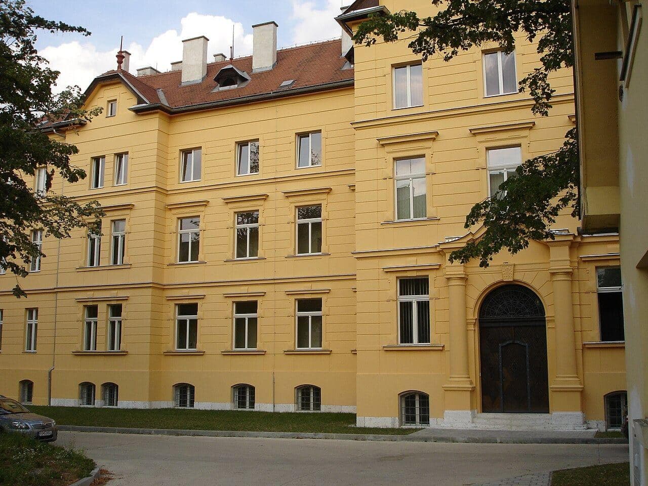 Law Faculty — 4