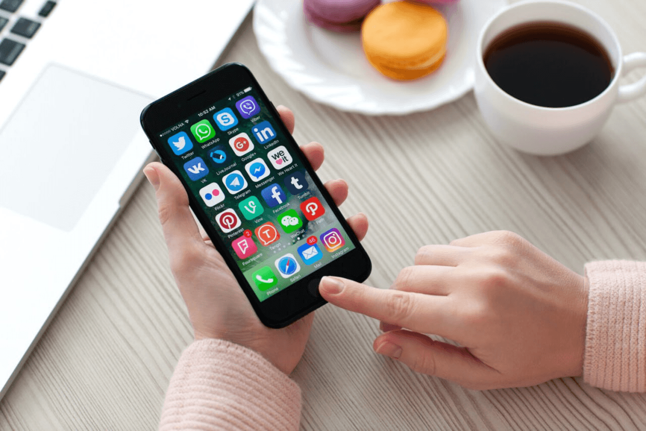 Top 15 apps for Ukrainians in Slovakia