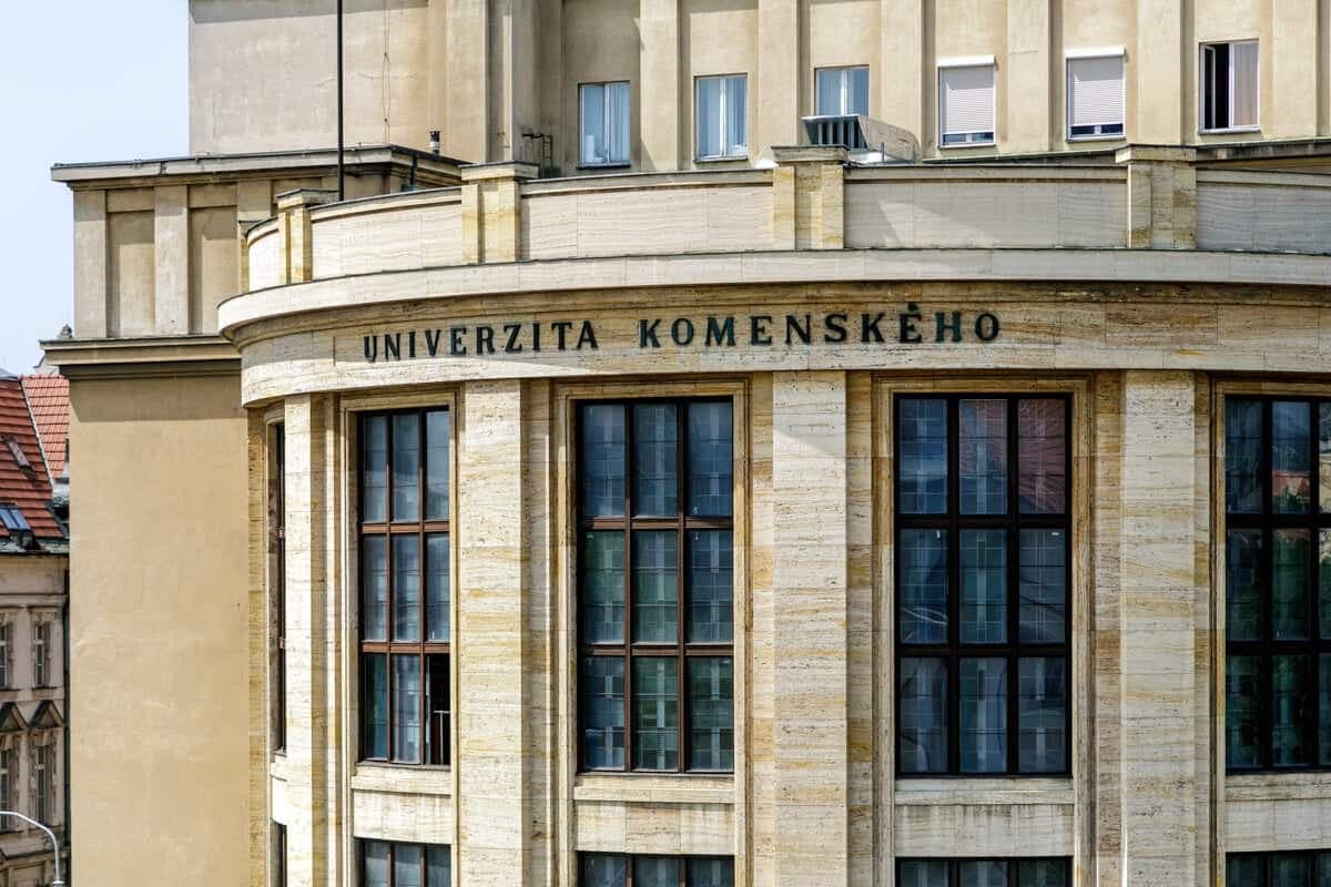 Университет Коменского занял высокое место в рейтинге сотрудничества ученых