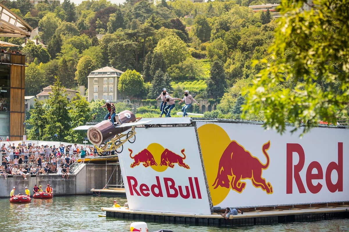 Red Bull Letecký Deň в Братиславе!
