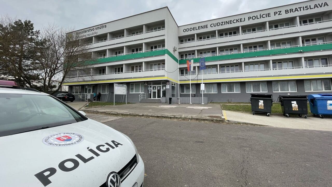 Что происходит с системой бронирования в миграционной полиции Словакии